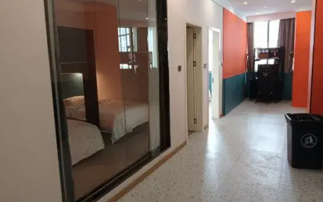 Baojing Sifangyuan E-sports Hotel