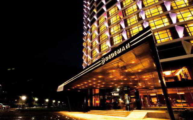 Dedeman Gaziantep Hotel & Convention Center вид на фасад
