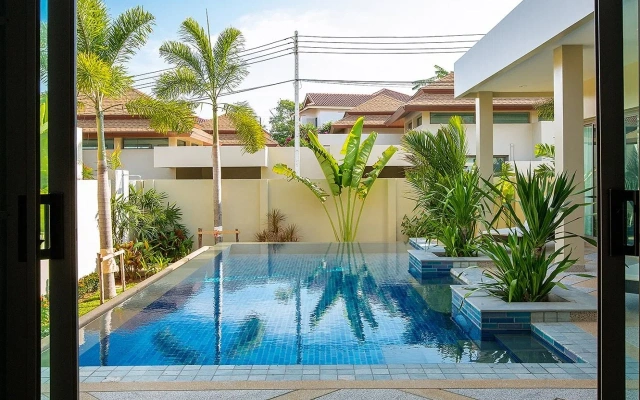 Shanti Estate by Tropiclook