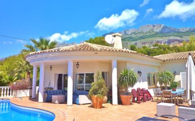 Luxury Home in Altea With Mountain Views