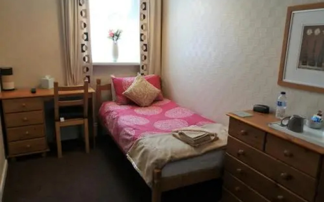 Warwick Court Hotel