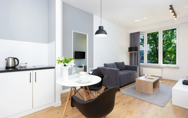 Apartment Warsaw Sławinska by Renters