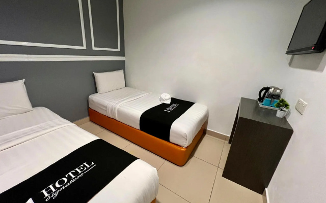 1 Hotel Mahkota Cheras