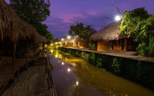 Baan​ Tonlamphu​ Pakpra