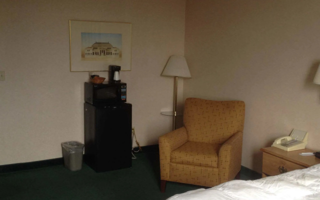 Blueway Inn & Suites Roseville