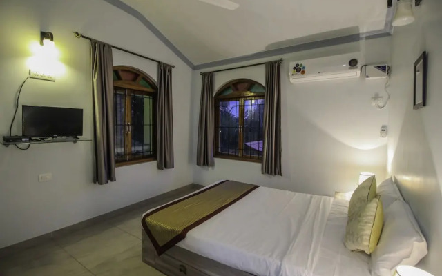 OYO 10723 Home Pool View Studio Colva