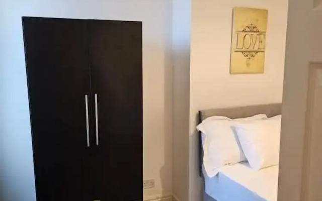 The Richmond Park Apartment
