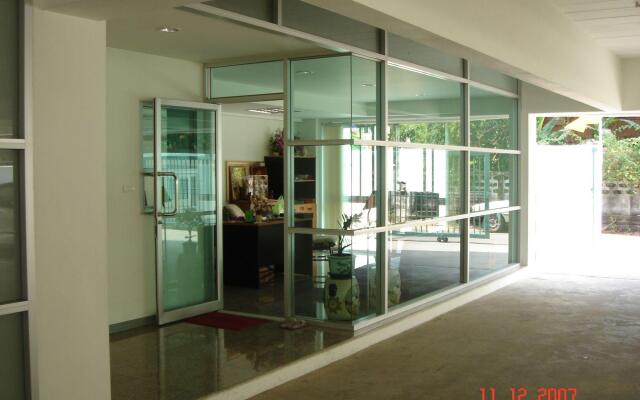 Отель PMTK Residence Таиланд, Бангкок - отзывы, цены и фото номеров - забронировать отель PMTK Residence онлайн вид на фасад