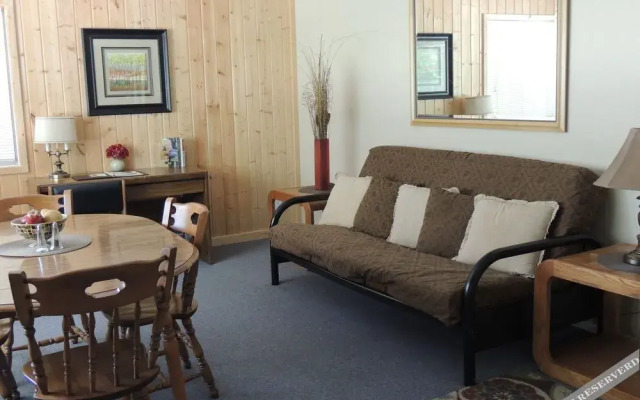 Indian Creek Lodge