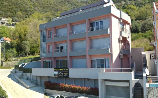 Anika Apartment