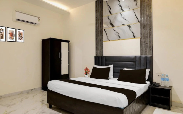 Deluxe Super Townhouse by OYO GT Road