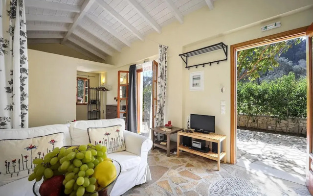 Agathi Cottage in Longos
