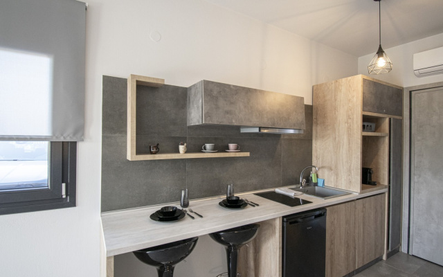 TheaSea Luxury Suites- Studio Suite 1