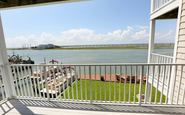 Hampton Inn & Suites Chincoteague Waterfront
