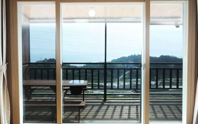 Yeosoo Hwangtoh Pension