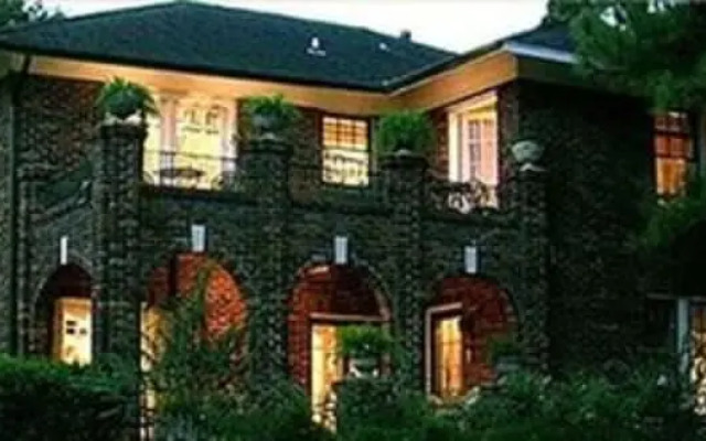 Far View - A Bed & Breakfast Estate
