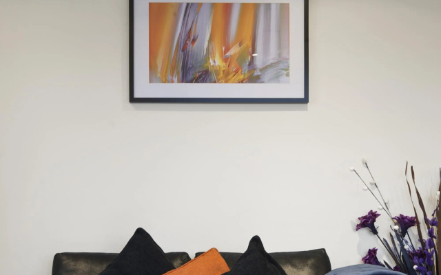 London Heathrow Living Serviced Apartments - Apt 8