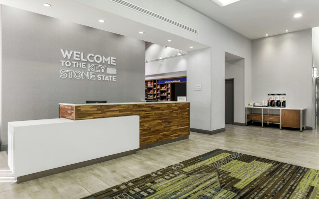 Hampton Inn & Suites Pittsburgh-Downtown