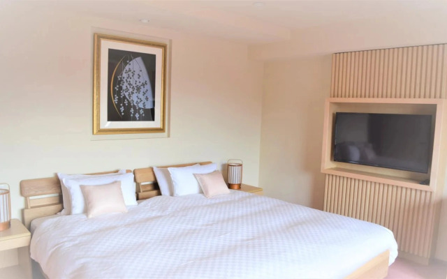 SAKURA Suite