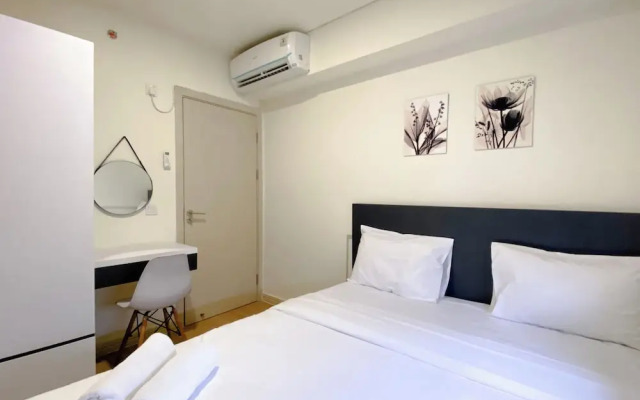 Comfort 2Br With Work Space At Meikarta Apartment