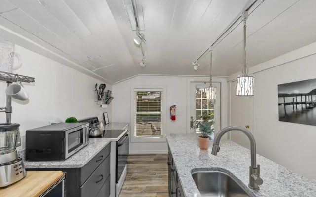 Hummingbird - One Bedroom Apartment, Sleeps 2