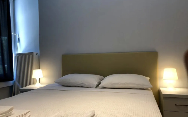 Mitropoleos Charming Studio