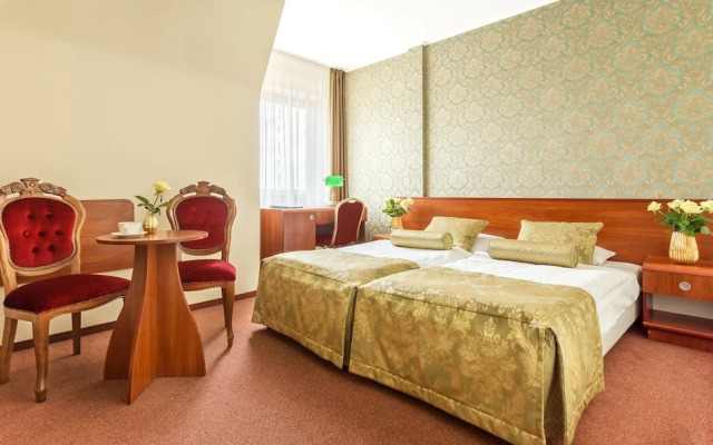 Lesna Perla - Restaurant and Hotel