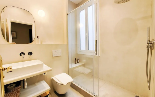 Apartamento de Lujo de Tres Habitaciones