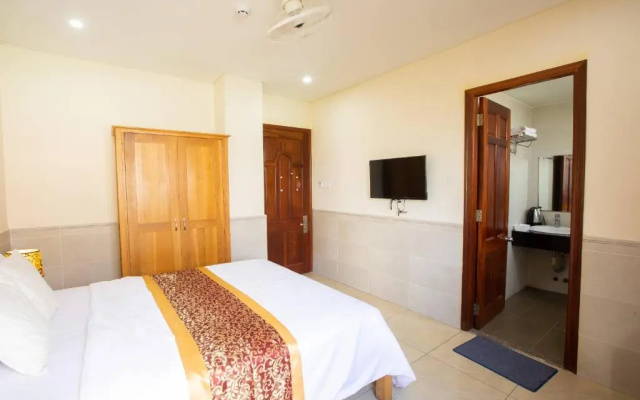 California Saigon Boutique Hotel
