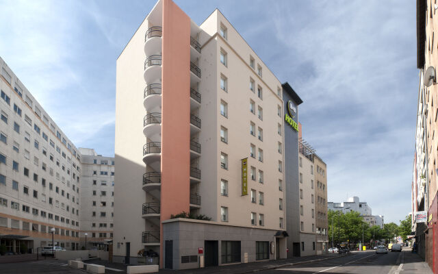 B&B Hotel Lyon Caluire Cité Internationale вид на фасад