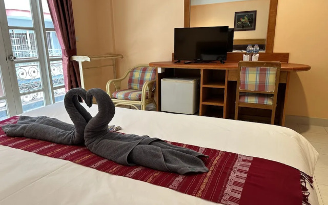 Nid Huahin Hotel