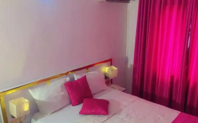 Autograph Apartment