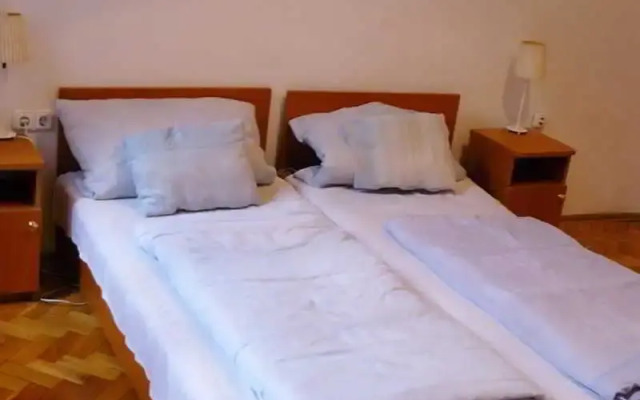 Fehér Páva Hostel