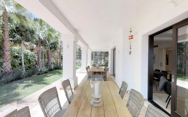 27175-Luxury Villa with heated pool