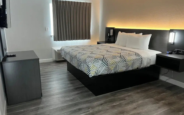 Tulsa Inn & Suites