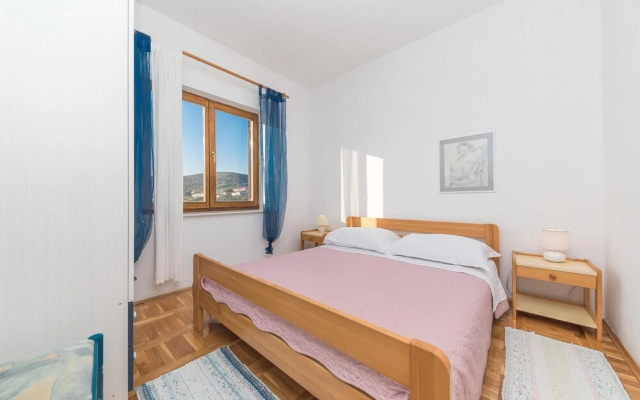 Beautiful Apartment in Vinisce With 2 Bedrooms and Wifi