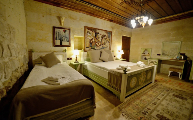 Caftan Cave Suites