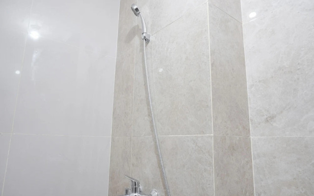 Fancy And Comfort Studio At Transpark Cibubur Apartment