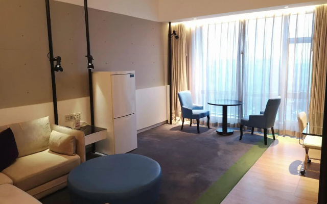 Cineaste Garden Hotel