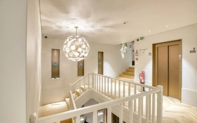 Palatial Suites