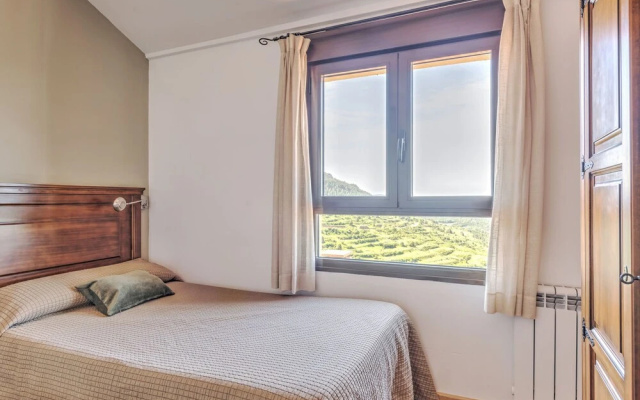 Delightful Apartment in Gudar With Terrace