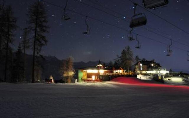 Отель Chalet Degli Angeli вид на фасад
