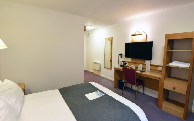 Holmfield Arms Premier Travel Inn 0