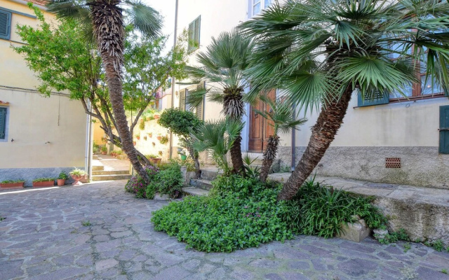 Stunning Apartment in Marciana Marina With 1 Bedrooms