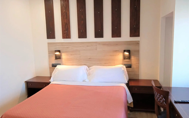 Hotel 153
