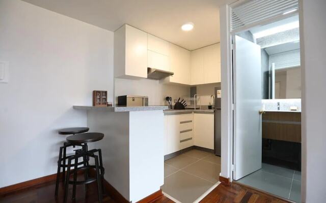 Beautiful Apt Half Block Away From Kennedy Park! 0