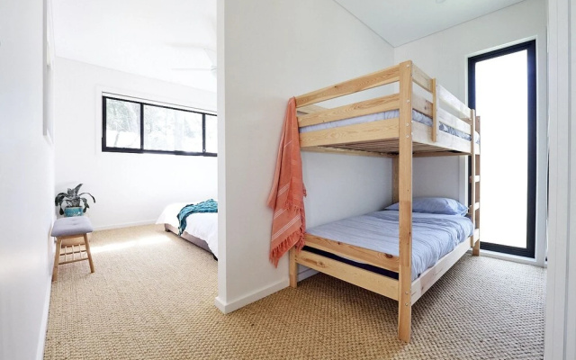 Bottlebrush Lodge (I740)