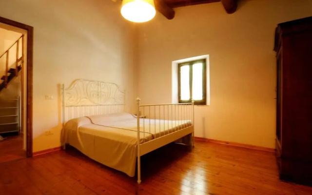 Villa con Piscina 10 Posti Letto, L'Oliveta Di Rivalto
