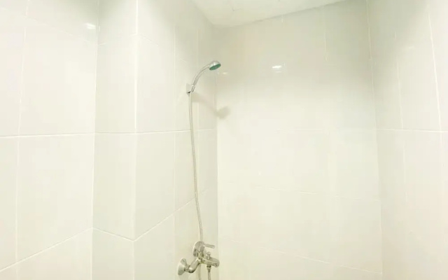 Comfort 1Br At Patraland Urbano Apartment