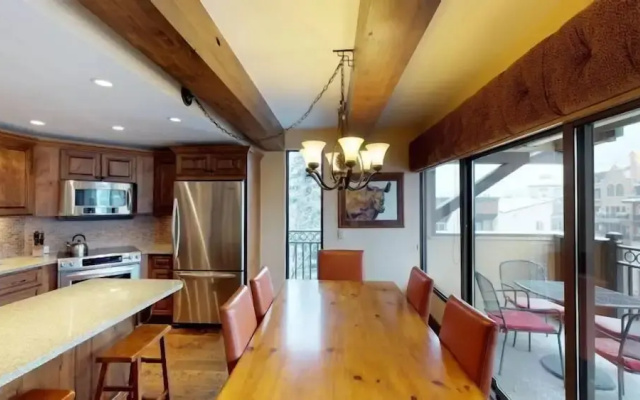 2 Bedroom Condo